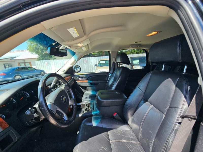 Chevrolet Tahoe Vehicle Image 10
