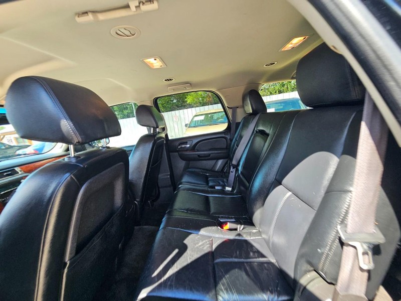 Chevrolet Tahoe Vehicle Image 12