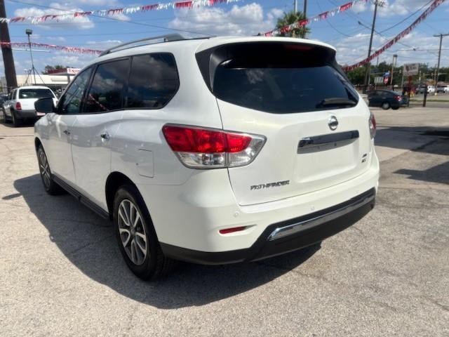 Nissan Pathfinder Vehicle Image 03
