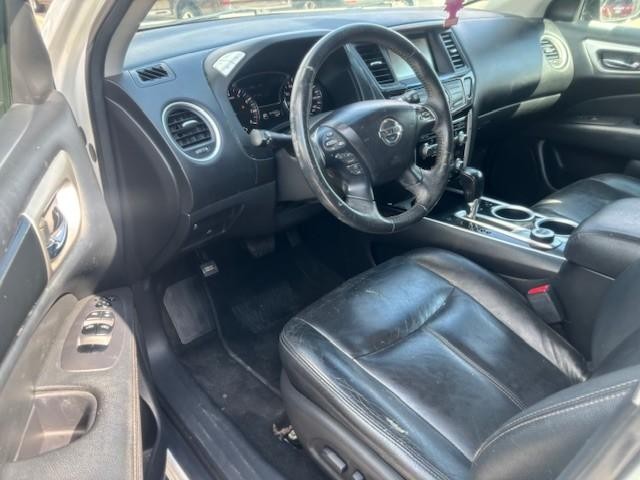 Nissan Pathfinder Vehicle Image 10