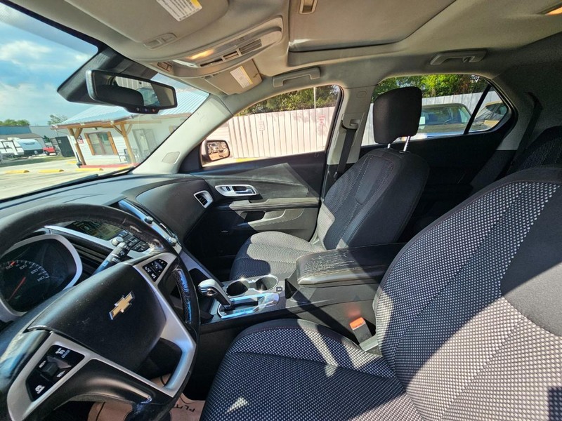Chevrolet Equinox Vehicle Image 11