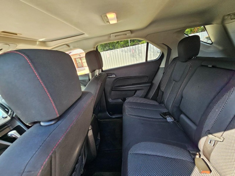 Chevrolet Equinox Vehicle Image 13