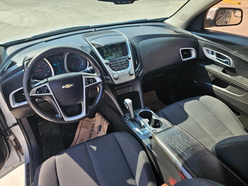 Chevrolet Equinox Vehicle Image 14