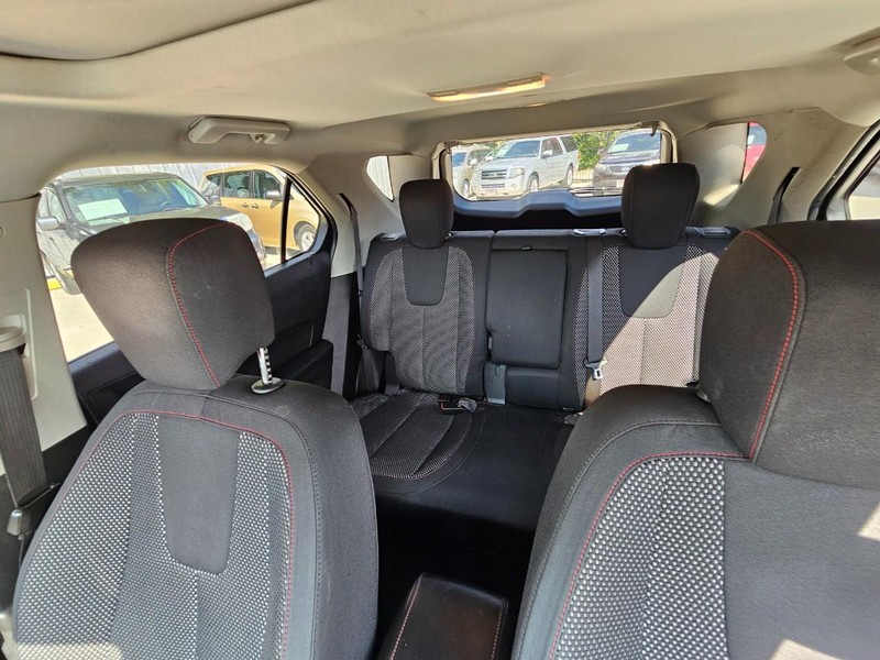 Chevrolet Equinox Vehicle Image 15