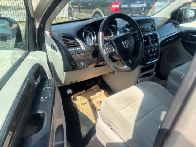 Dodge Grand Caravan Vehicle Image 10