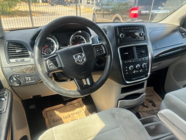 Dodge Grand Caravan Vehicle Image 12