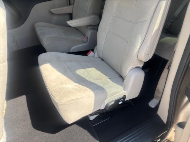 Dodge Grand Caravan Vehicle Image 13