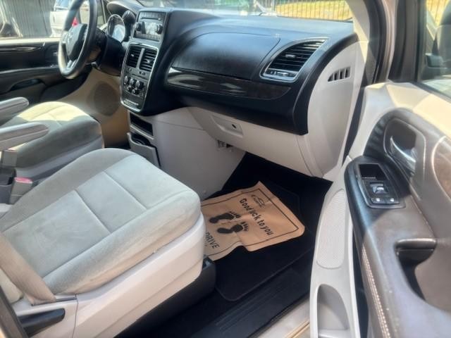 Dodge Grand Caravan Vehicle Image 19