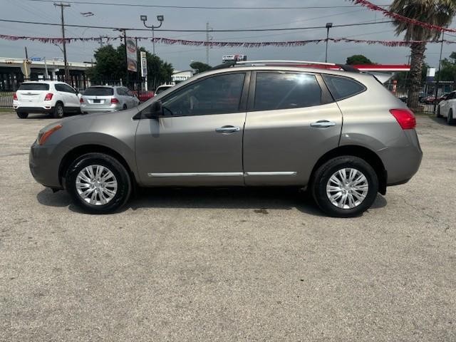 Nissan Rogue Select Vehicle Image 02