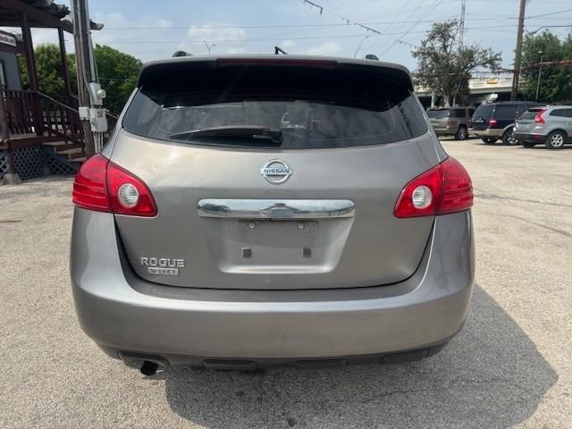 Nissan Rogue Select Vehicle Image 04