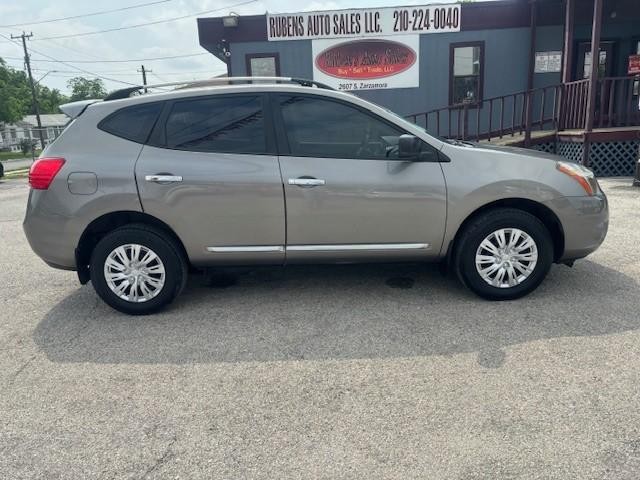 Nissan Rogue Select Vehicle Image 06
