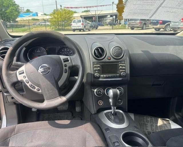 Nissan Rogue Select Vehicle Image 12