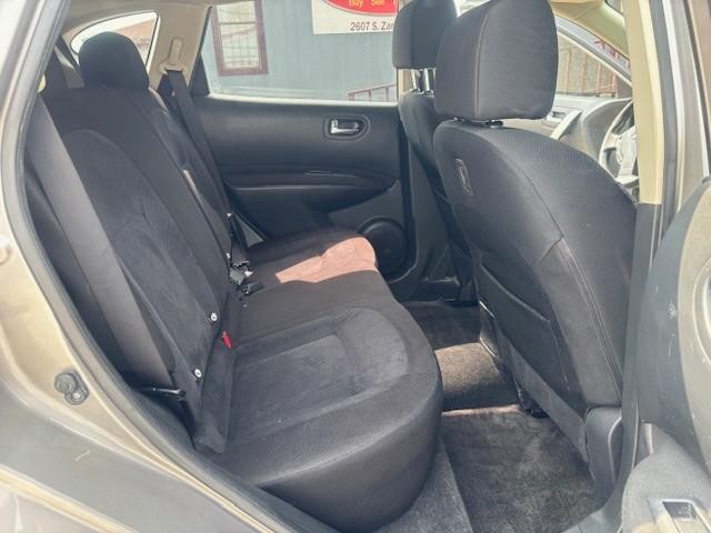 Nissan Rogue Select Vehicle Image 17