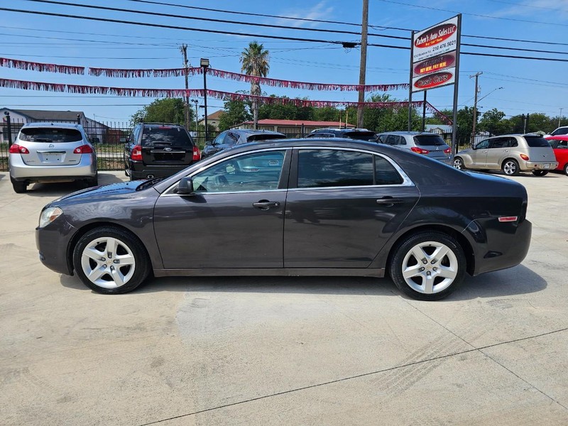 Chevrolet Malibu Vehicle Image 02