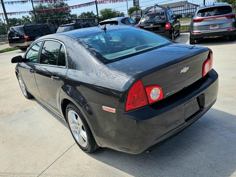 Chevrolet Malibu Vehicle Image 03
