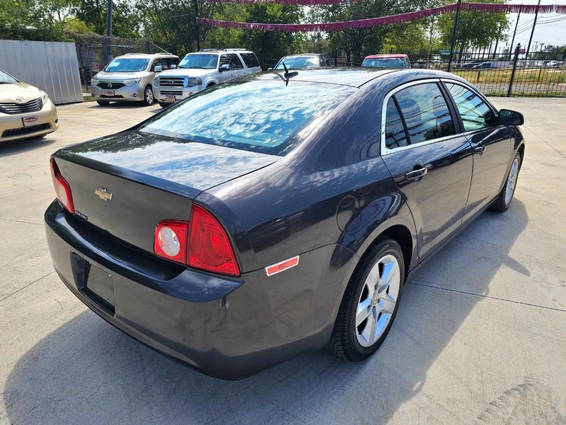 Chevrolet Malibu Vehicle Image 05
