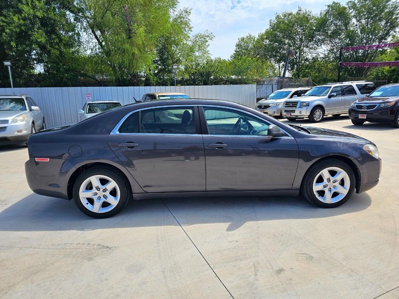 Chevrolet Malibu Vehicle Image 06