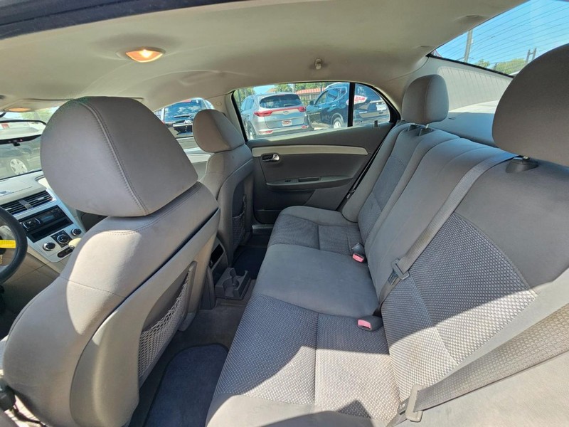 Chevrolet Malibu Vehicle Image 12