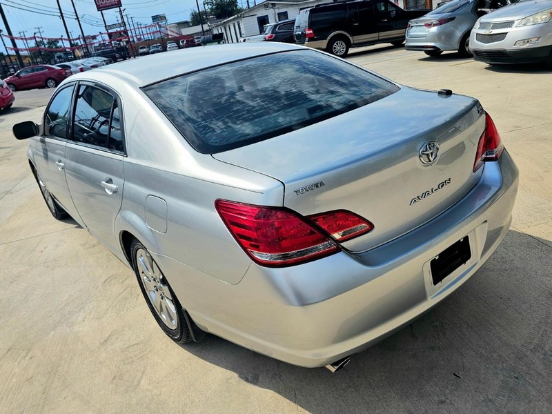 Toyota Avalon Vehicle Image 03