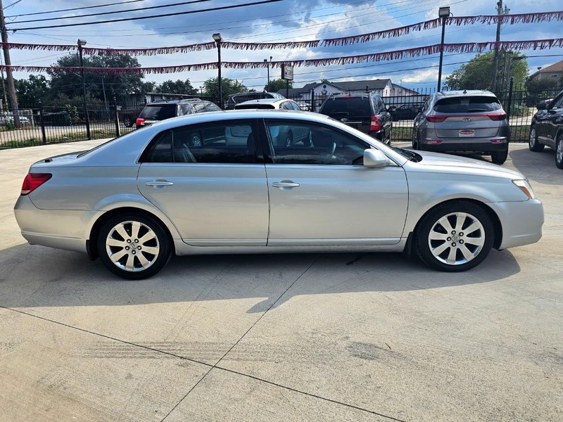 Toyota Avalon Vehicle Image 06