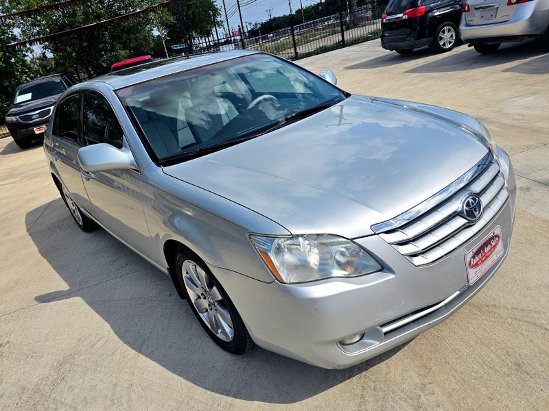 Toyota Avalon Vehicle Image 07