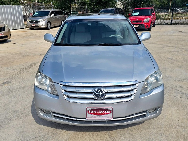 Toyota Avalon Vehicle Image 08