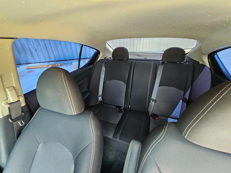Nissan Versa Vehicle Image 13
