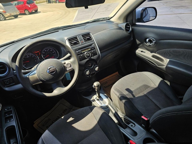 Nissan Versa Vehicle Image 15