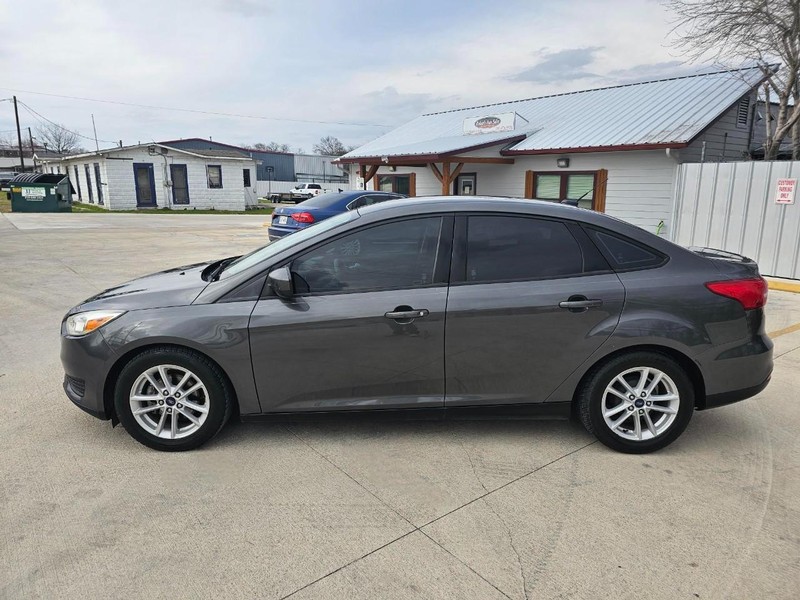 Ford Focus Vehicle Image 02