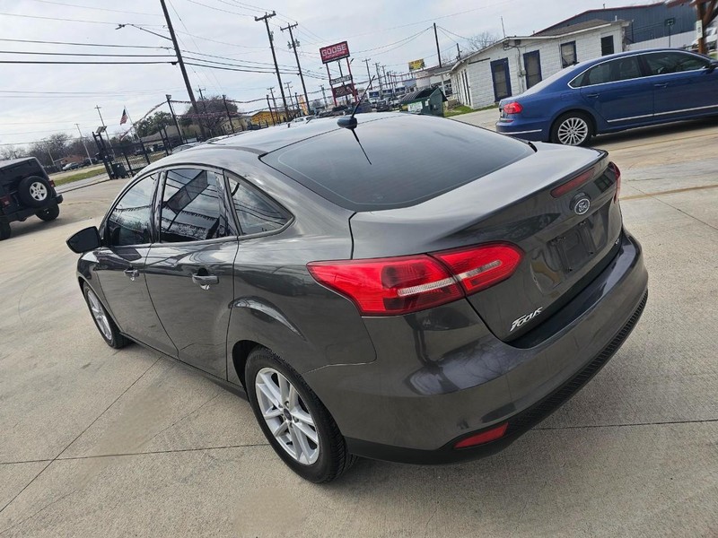 Ford Focus Vehicle Image 03