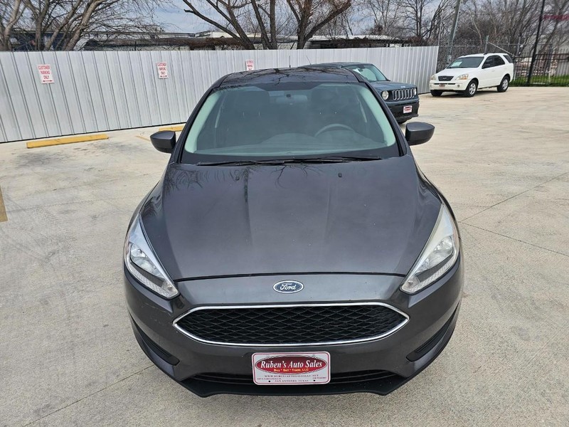 Ford Focus Vehicle Image 08