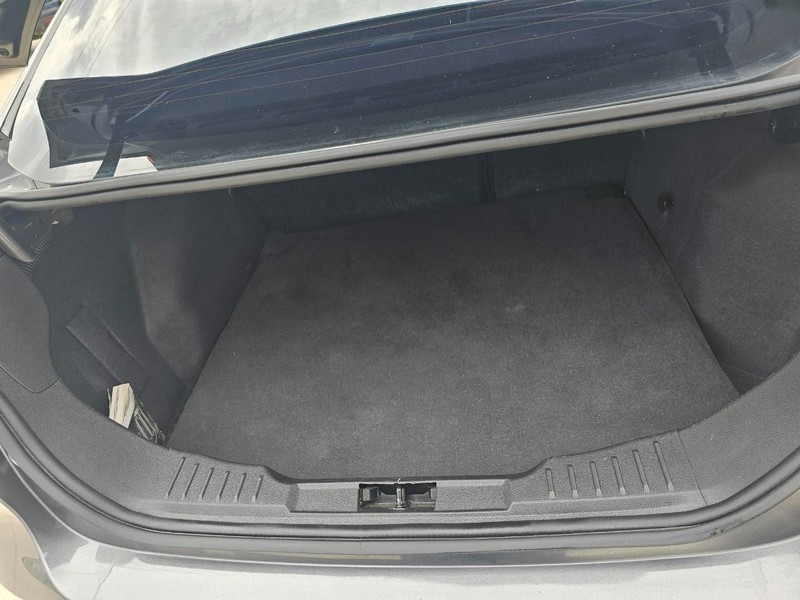 Ford Focus Vehicle Image 09