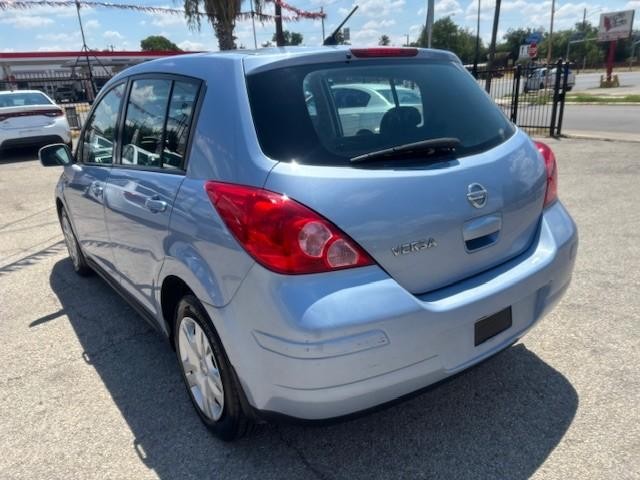 Nissan Versa Vehicle Image 03