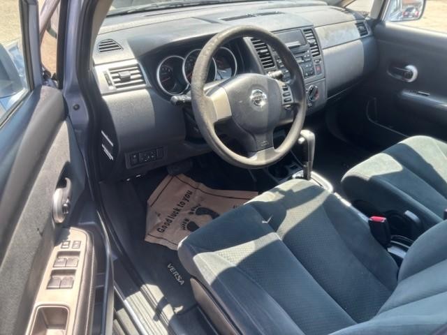 Nissan Versa Vehicle Image 10