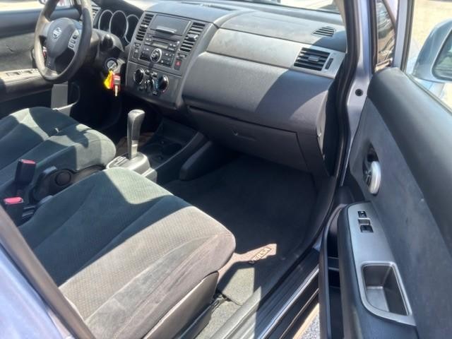 Nissan Versa Vehicle Image 16