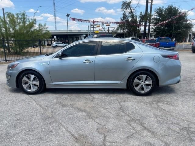 Kia Optima Hybrid Vehicle Image 02