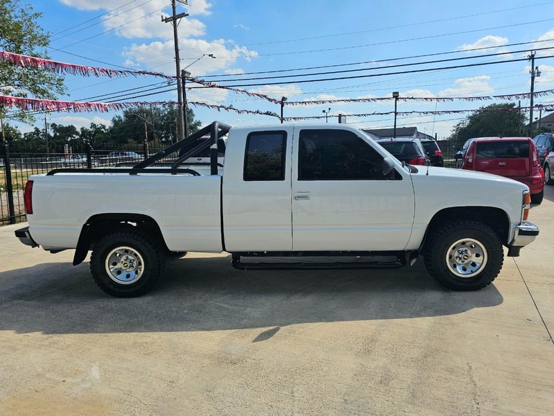 Chevrolet 1500 Pickups Vehicle Image 06