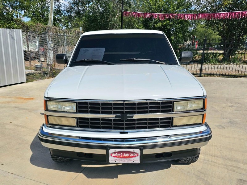 Chevrolet 1500 Pickups Vehicle Image 07