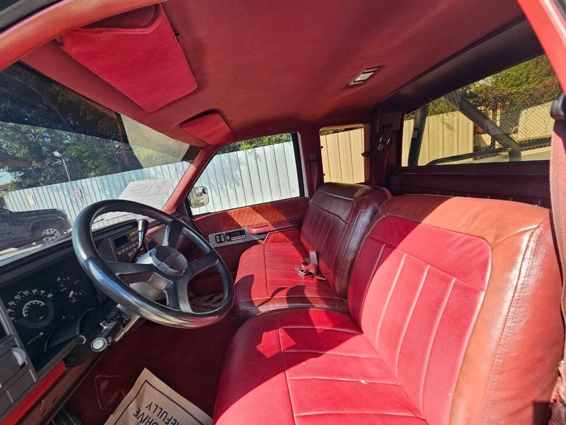 Chevrolet 1500 Pickups Vehicle Image 09