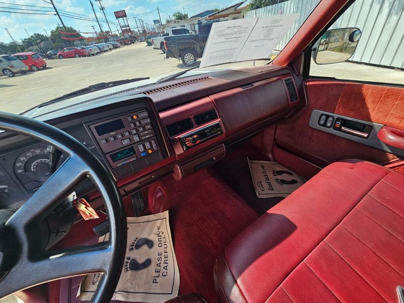 Chevrolet 1500 Pickups Vehicle Image 15