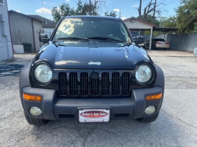 Jeep Liberty Vehicle Image 08