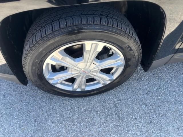 GMC Terrain Vehicle Image 09