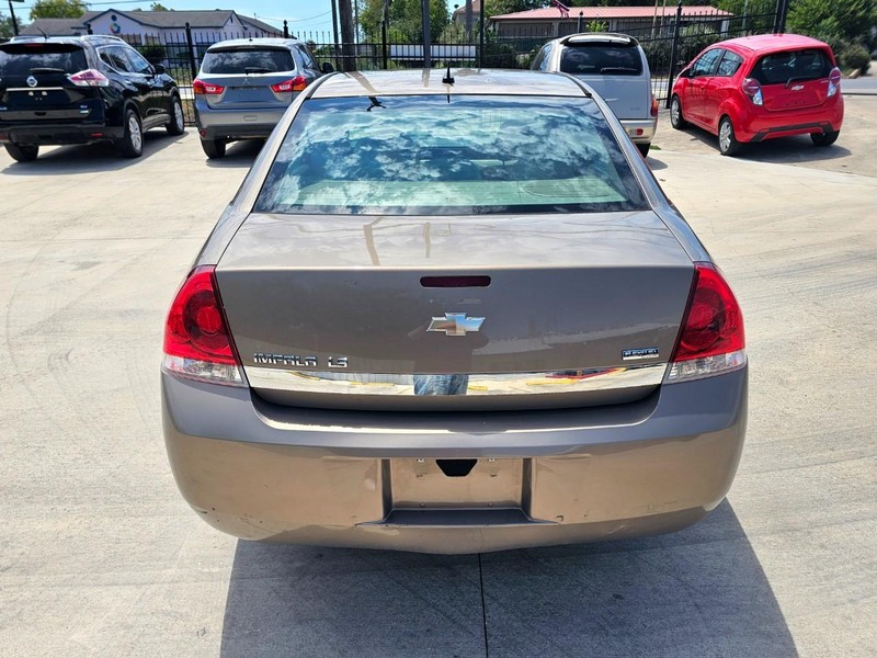 Chevrolet Impala Vehicle Image 04