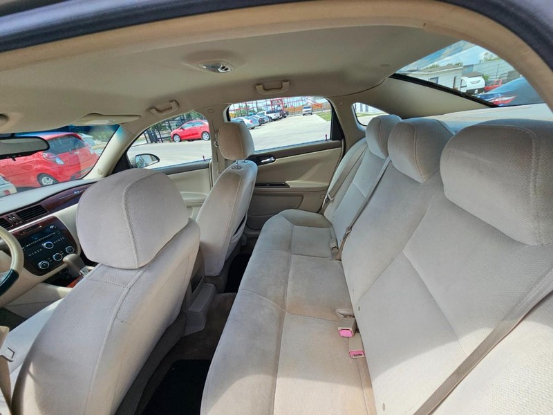 Chevrolet Impala Vehicle Image 09