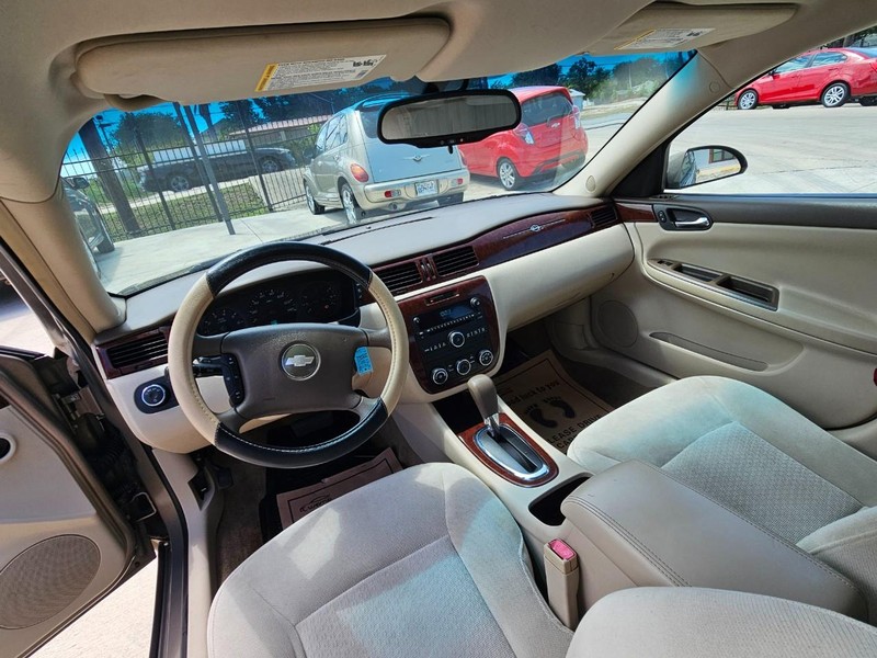 Chevrolet Impala Vehicle Image 10