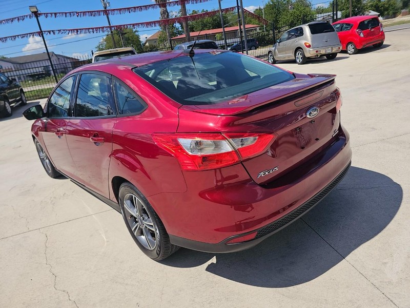 Ford Focus Vehicle Image 03