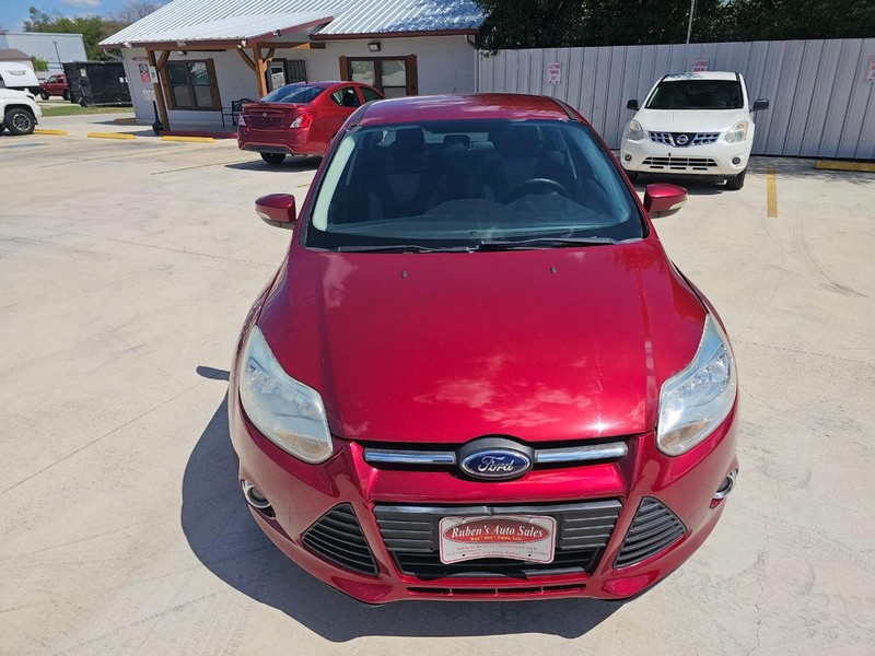 Ford Focus Vehicle Image 08