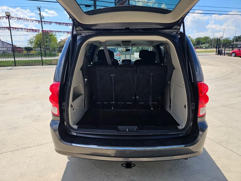 Dodge Grand Caravan Vehicle Image 05