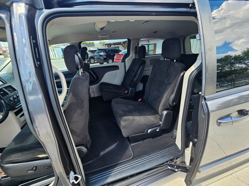 Dodge Grand Caravan Vehicle Image 13