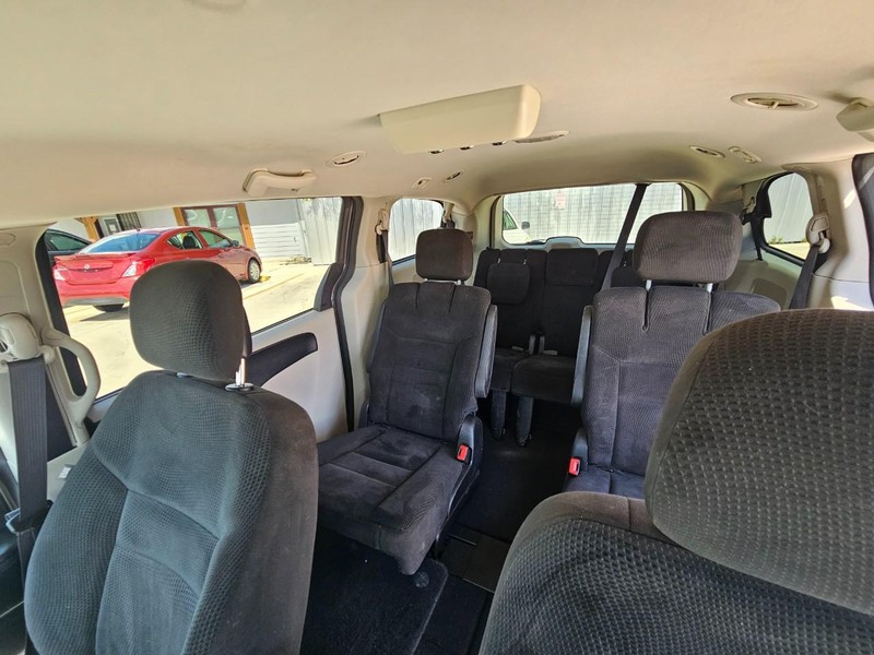 Dodge Grand Caravan Vehicle Image 15